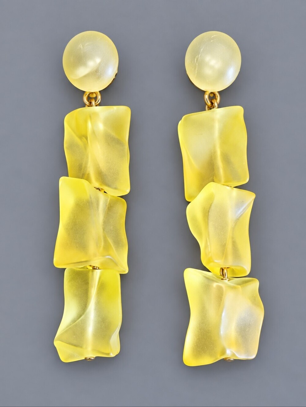 VTG 1980s Funky Frosted Yellow Freeform Lucite Beaded Dangle Post Earrings